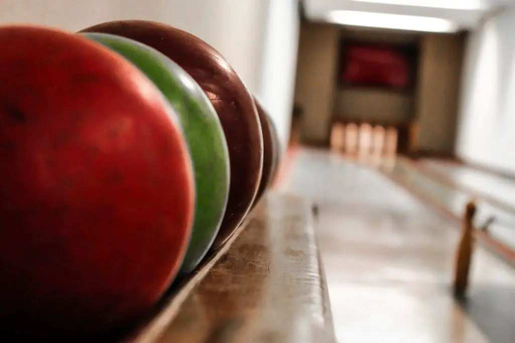 Duckpin Bowling What It Is and How to Play the Classic Game