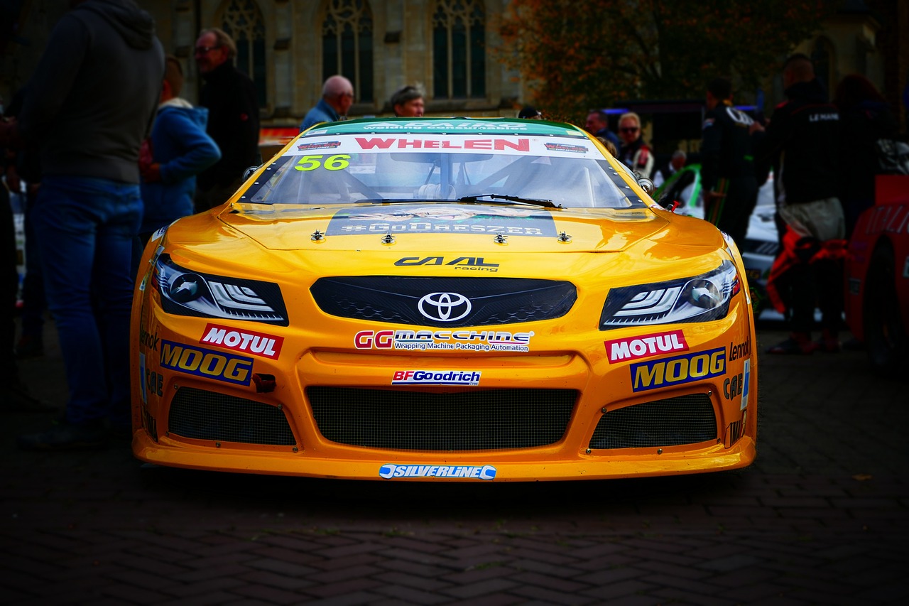 Do NASCAR Cars Have Headlights? Find Out All the Details Here