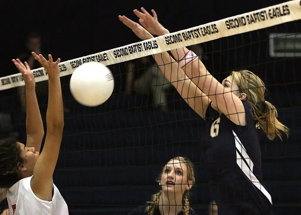 How High Is The Volleyball Net For Women? A Comprehensive Guide