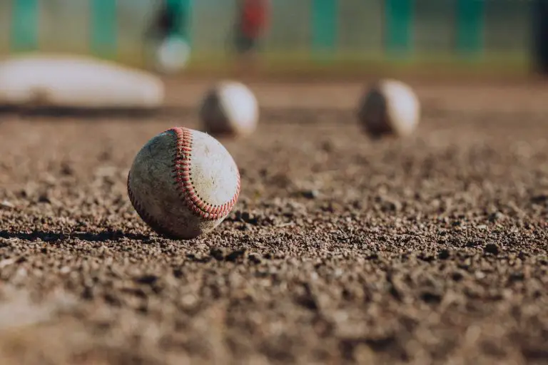 What are the Key Differences Between Softball and Baseball Games